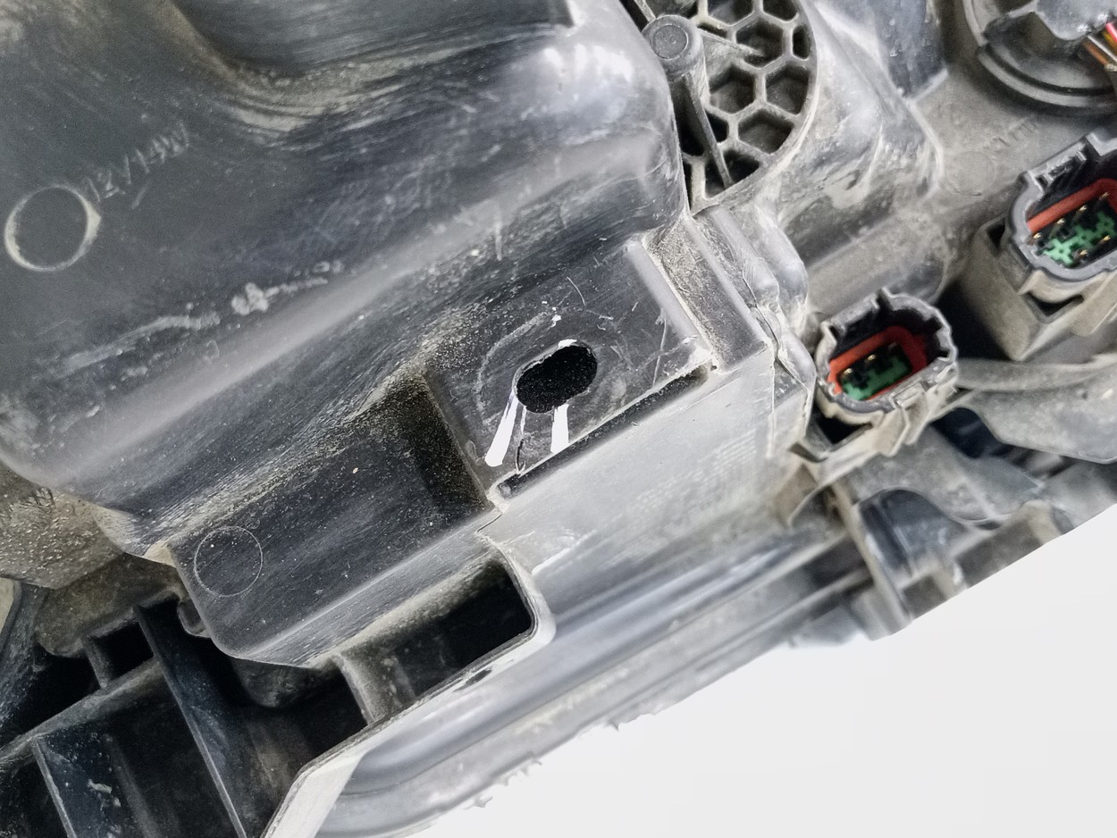 Фара передняя левая Nissan Qashqai 2 Restail LED