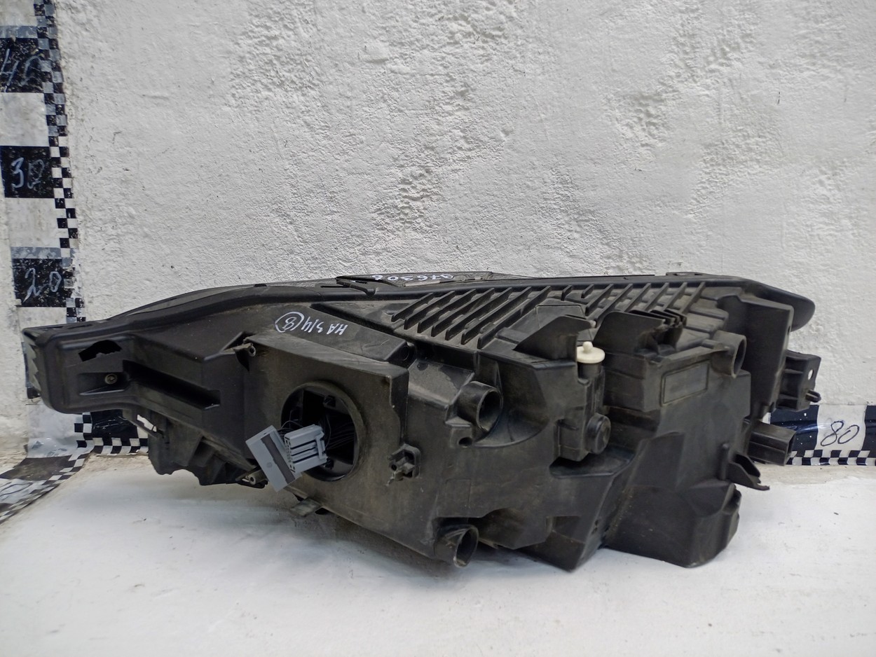 Фара передняя правая Volvo XC60 2 LED