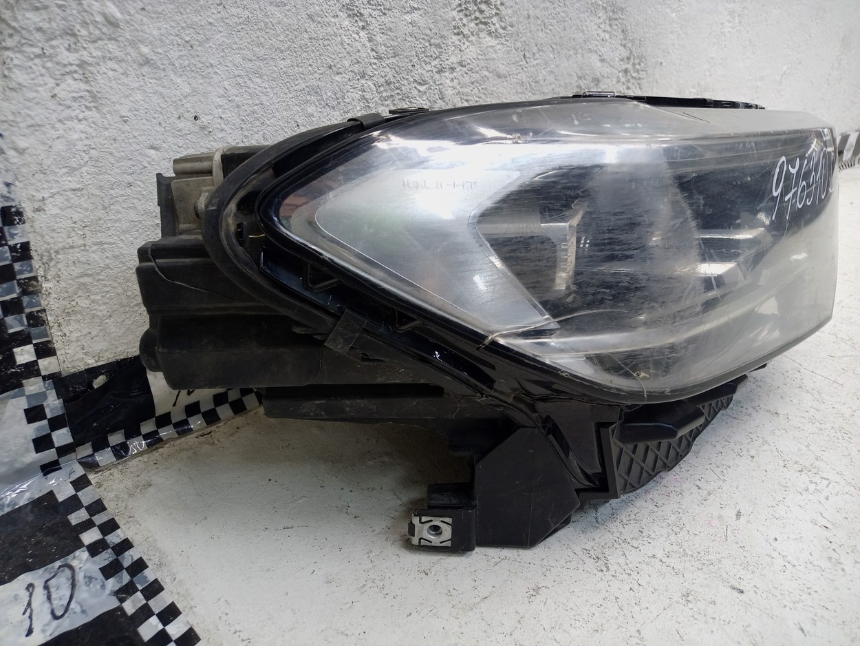 Фара передняя правая Volkswagen Polo 6 LED линза