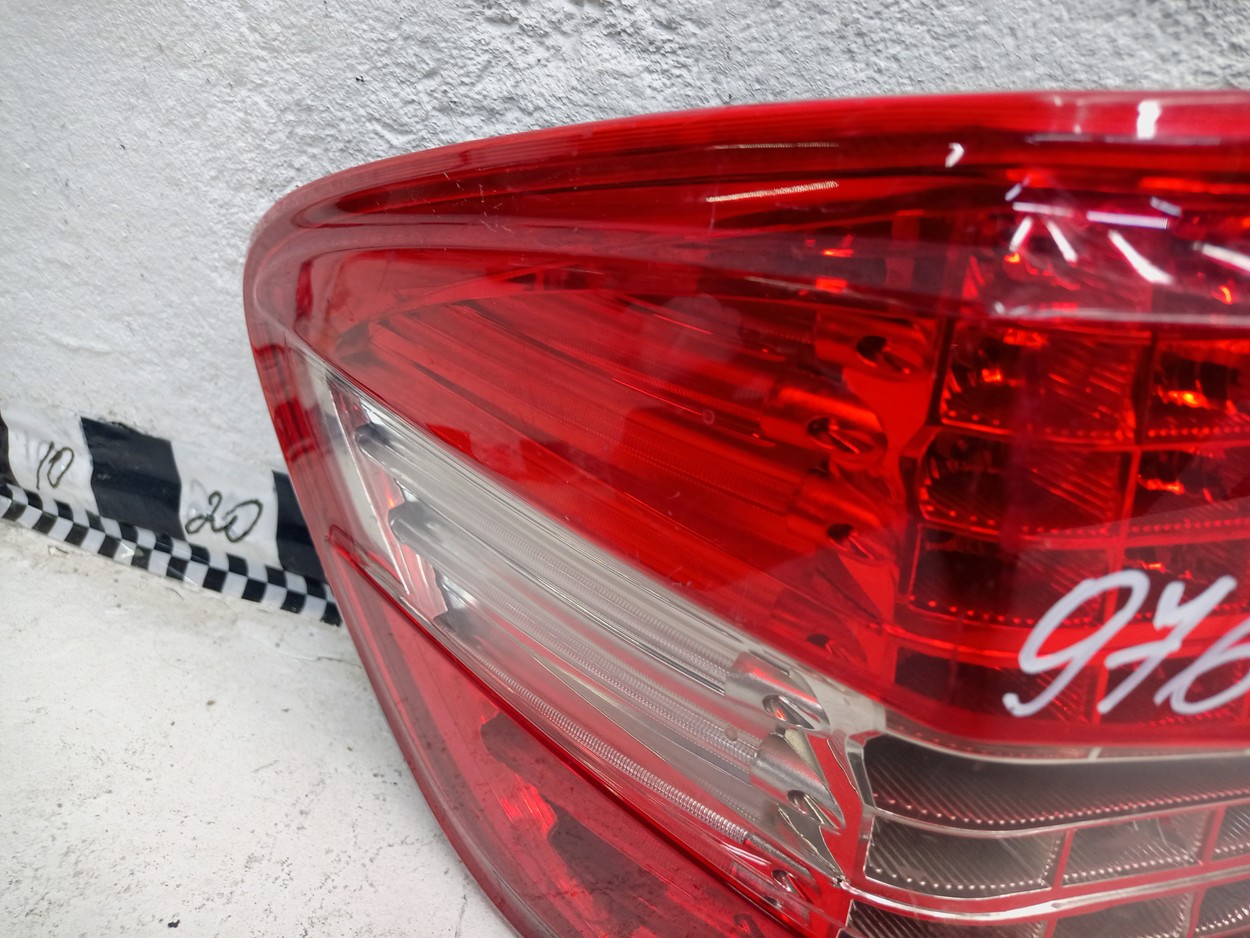 Фонарь задний левый Mercedes Benz M-Klasse W164 Restail