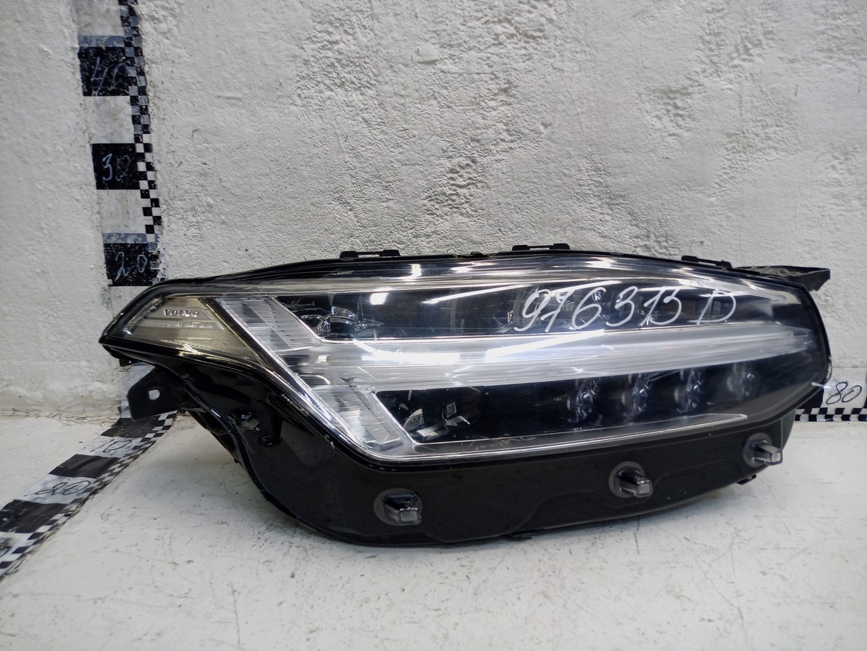 Фара передняя правая Volvo XC90 2 Full LED