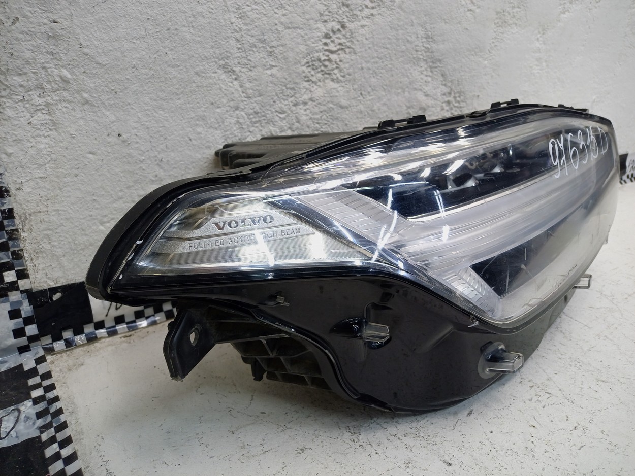 Фара передняя правая Volvo XC90 2 Full LED