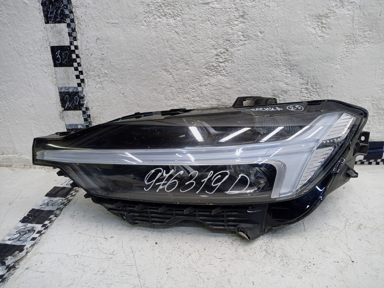 Фара передняя левая Volvo XC60 2 Restail LED