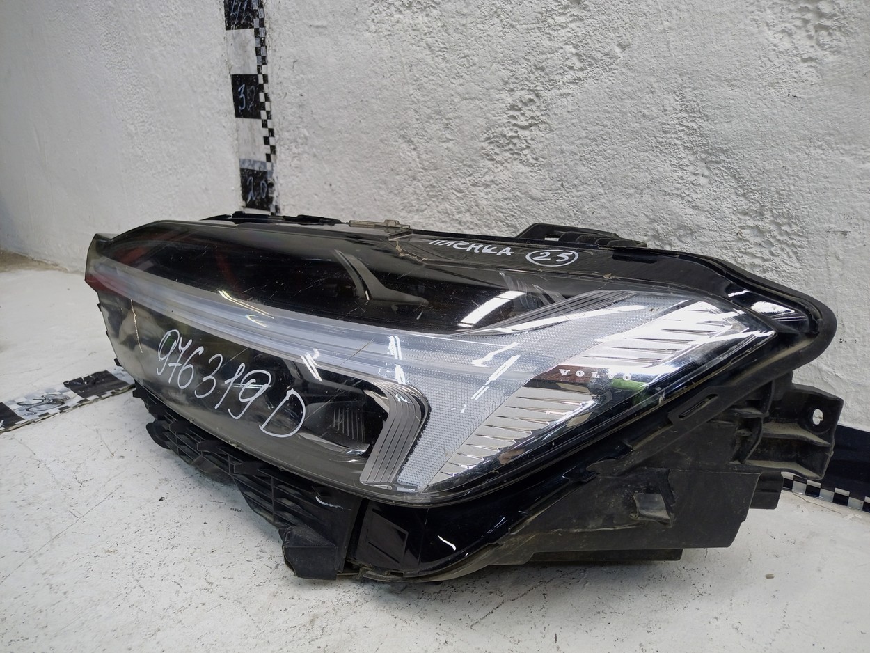 Фара передняя левая Volvo XC60 2 Restail LED