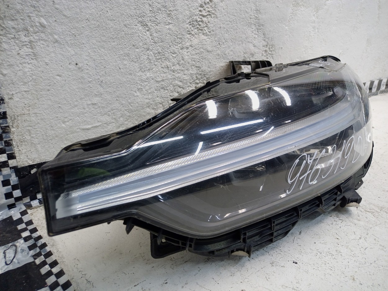 Фара передняя левая Volvo XC60 2 Restail LED