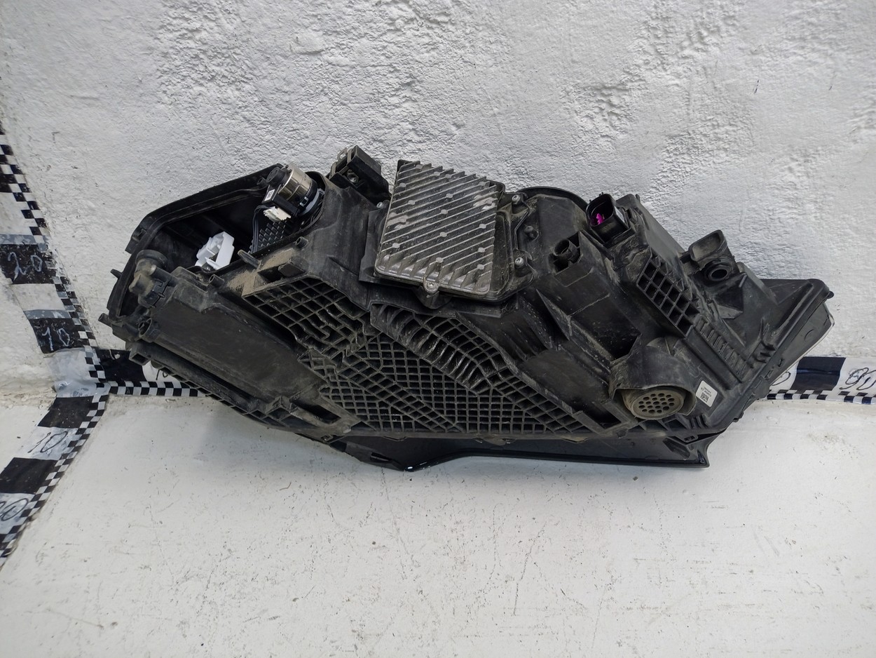 Фара передняя левая Audi Q7 2 Restail LED Laser