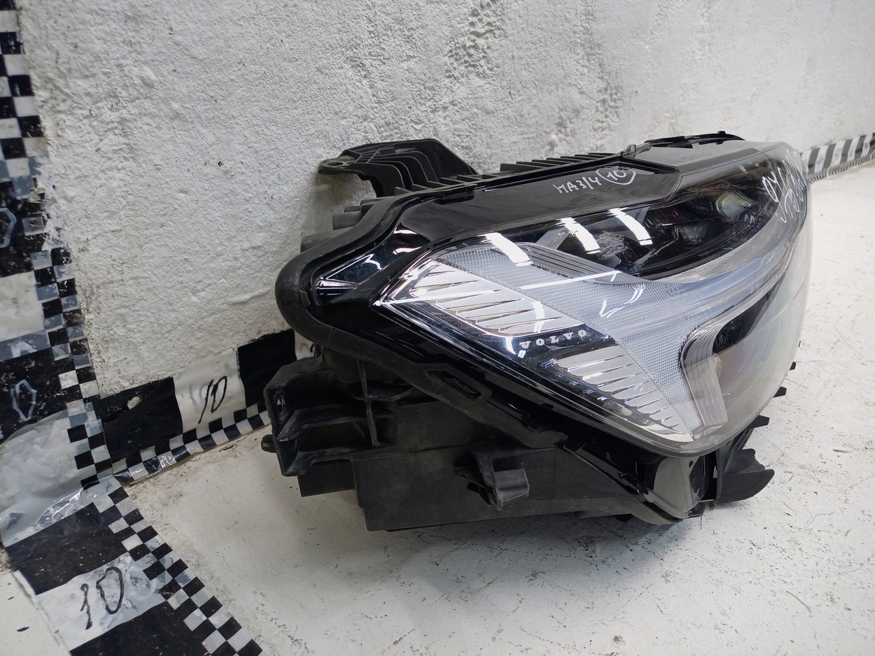 Фара передняя правая Volvo XC60 2 Restail