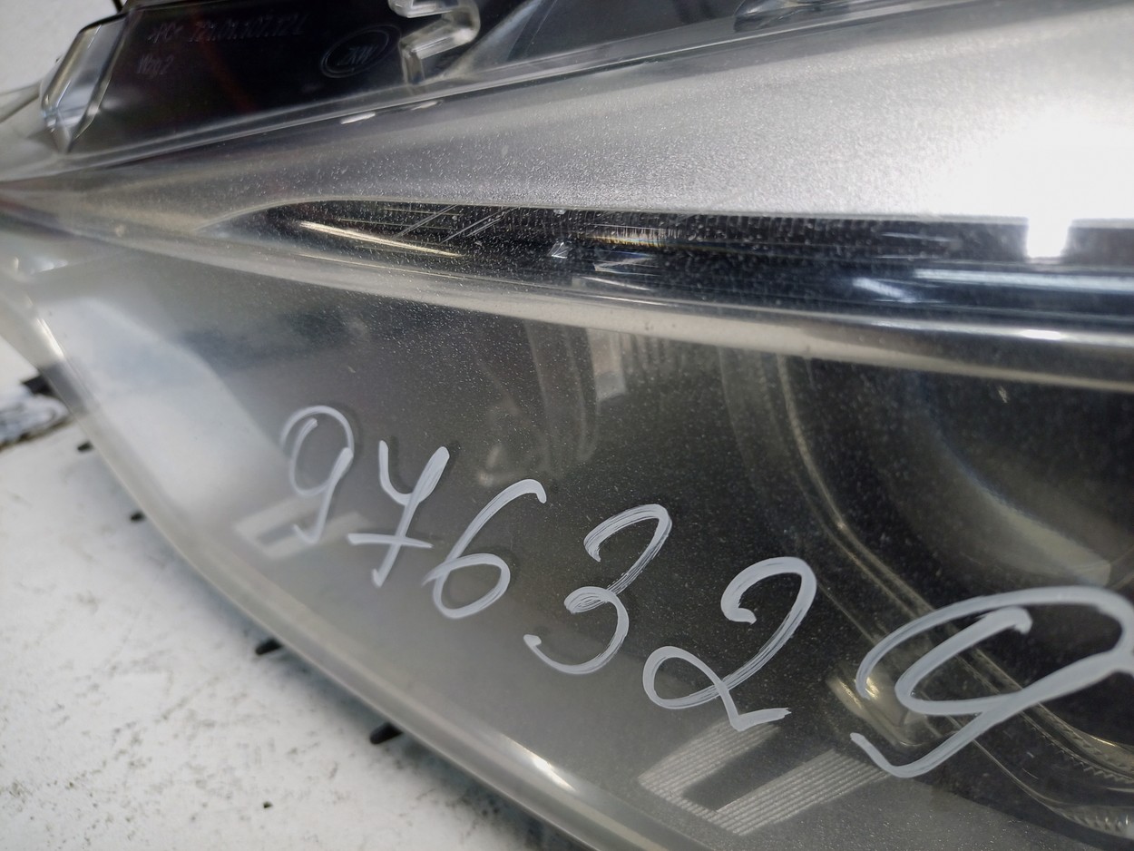 Фара передняя левая BMW 3 F30 ксенон