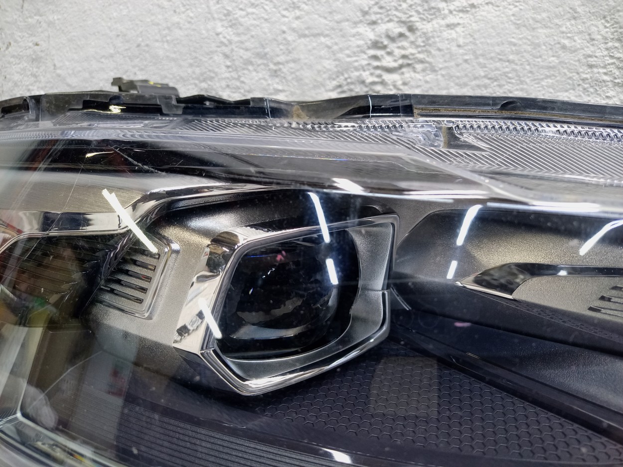 Фара передняя правая Haval F7 LED