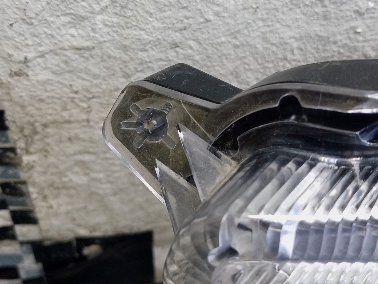 Фара передняя левая Haval M6 2 LED