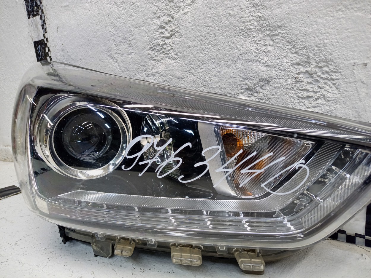 Фара передняя правая Hyundai Creta 1 линза с ДХО черная