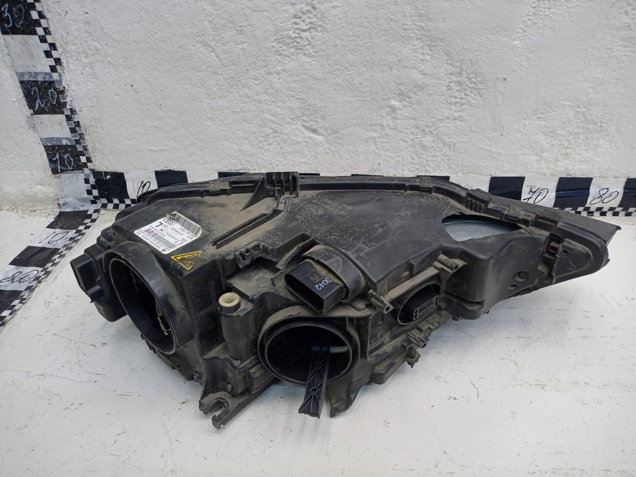 Фара передняя левая Audi A4 B8 Restail LED