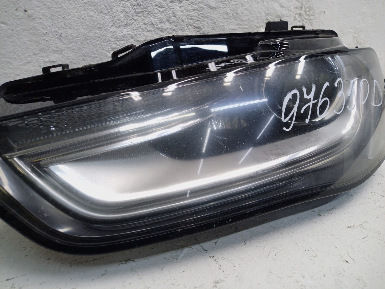 Фара передняя левая Audi A4 B8 Restail LED