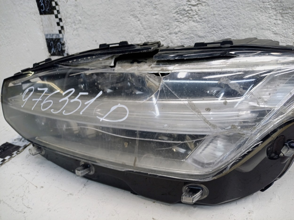 Фара передняя левая Volvo XC90 2 LED ДХО