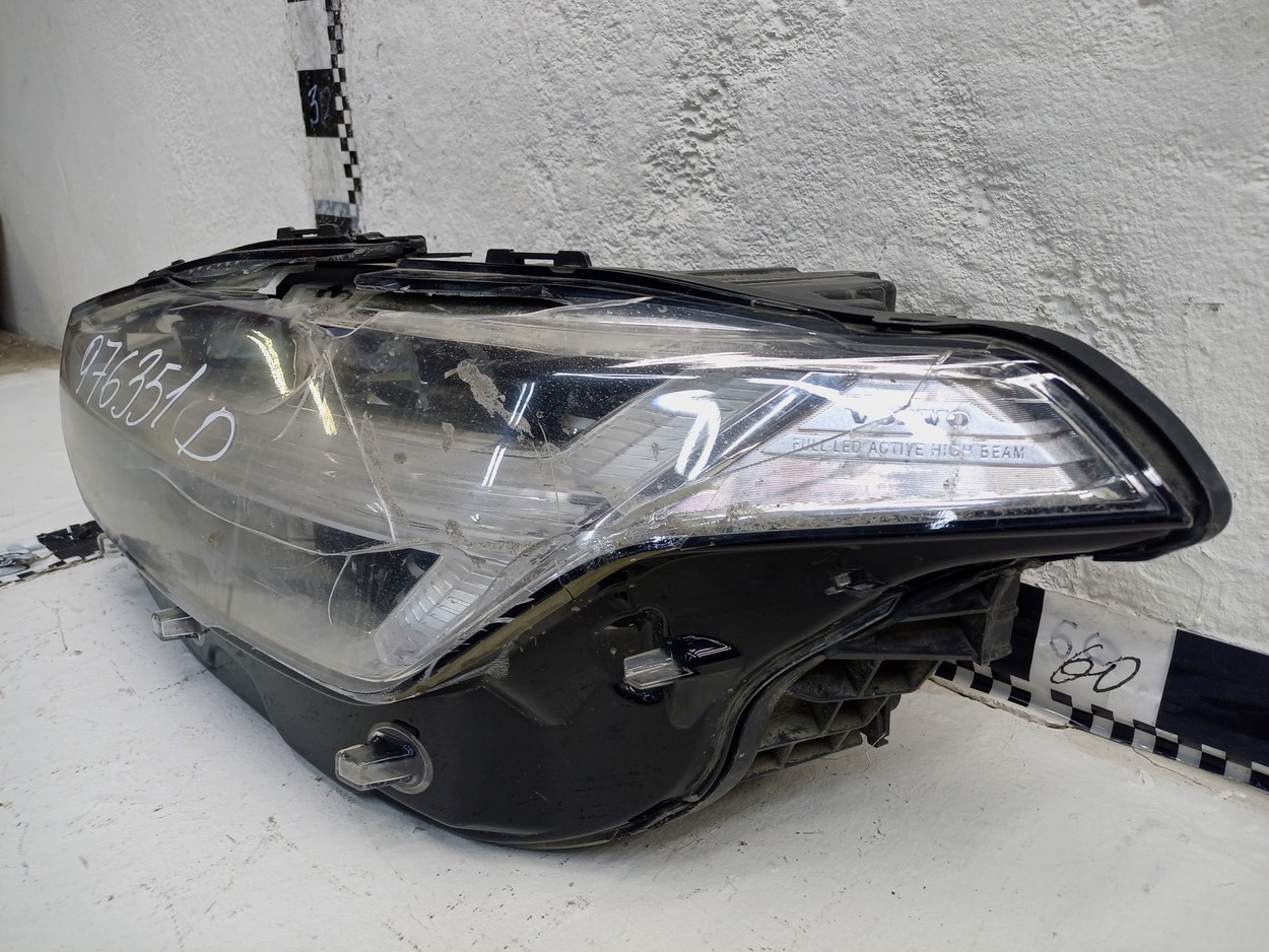 Фара передняя левая Volvo XC90 2 LED ДХО