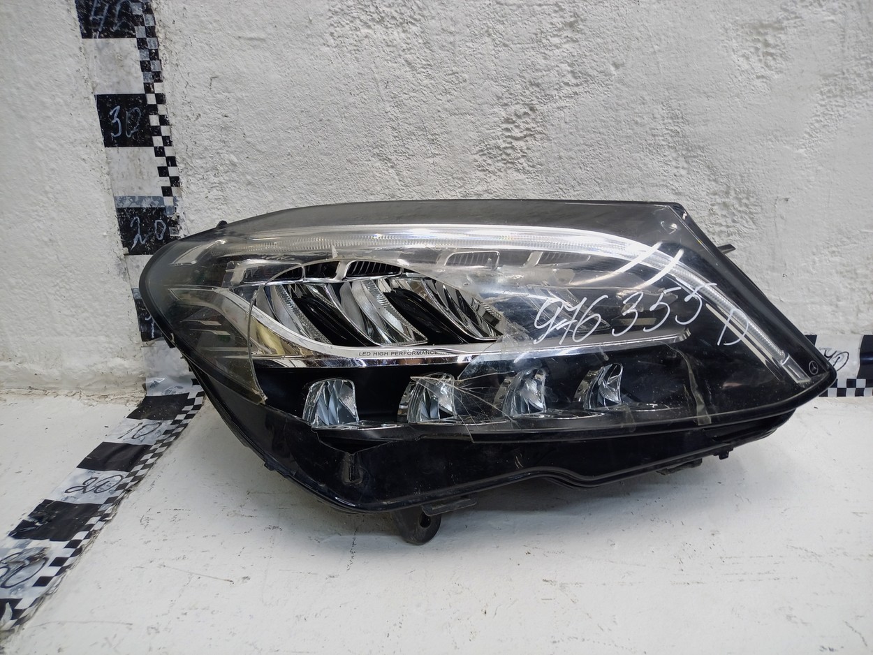 Фара передняя правая Mercedes Benz C-klasse W205 Restail LED