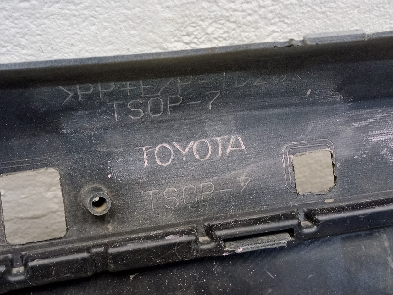 Бампер передний Toyota RAV4 CA40 Restail