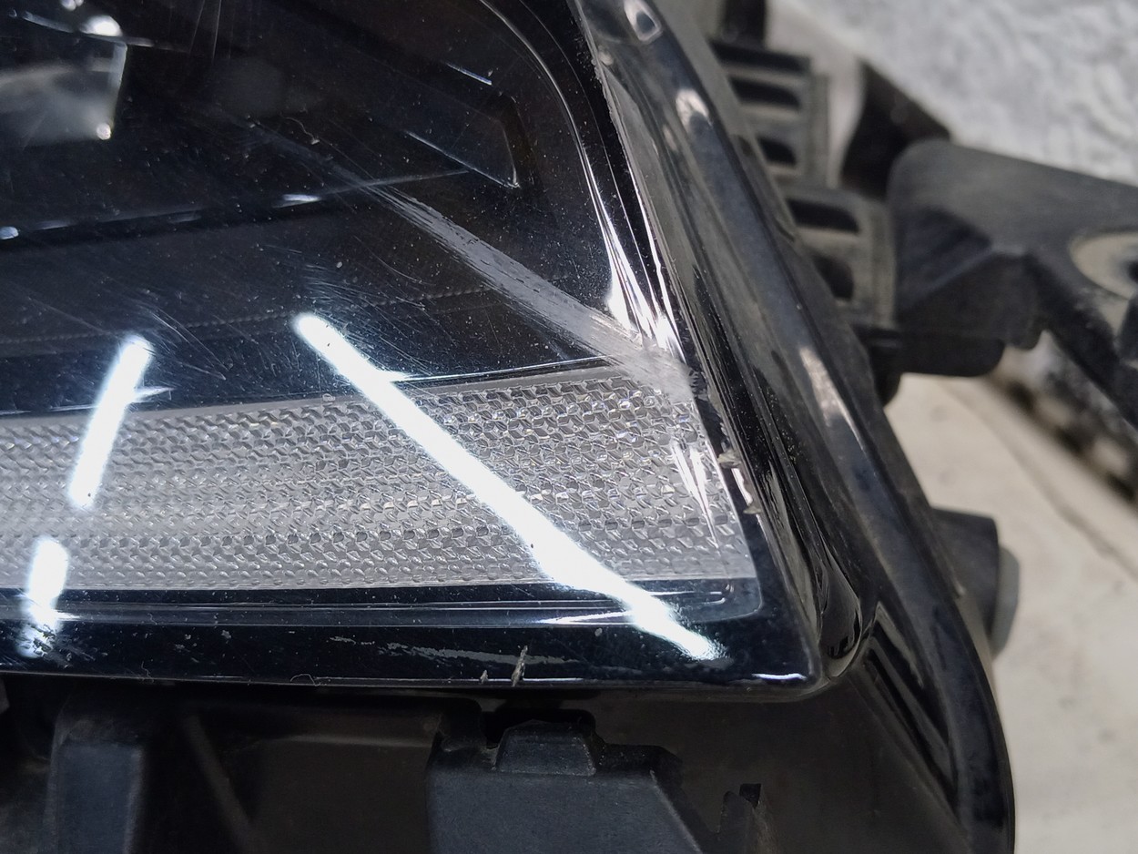 Фара передняя правая Hyundai Sonata 8 LED ДХО