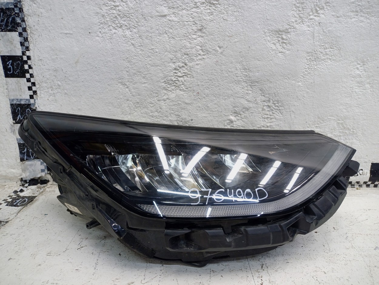 Фара передняя правая Hyundai Sonata 8 LED ДХО