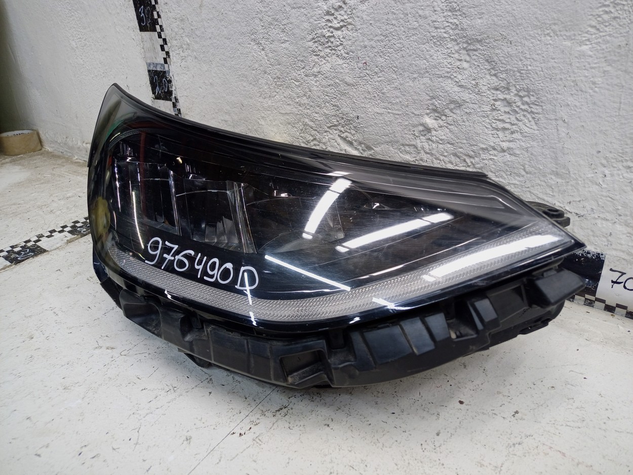 Фара передняя правая Hyundai Sonata 8 LED ДХО