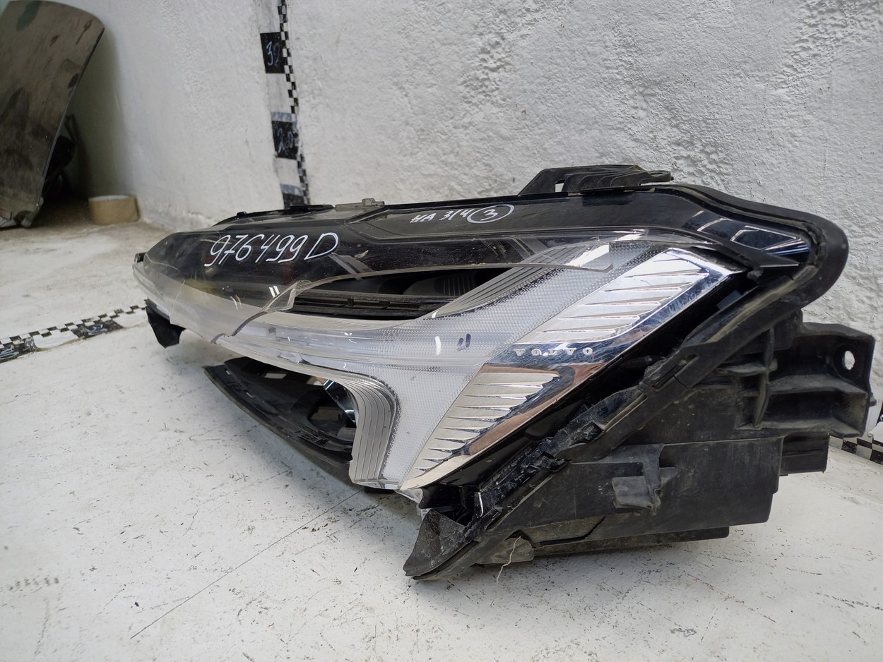 Фара передняя левая Volvo XC60 2 Full LED