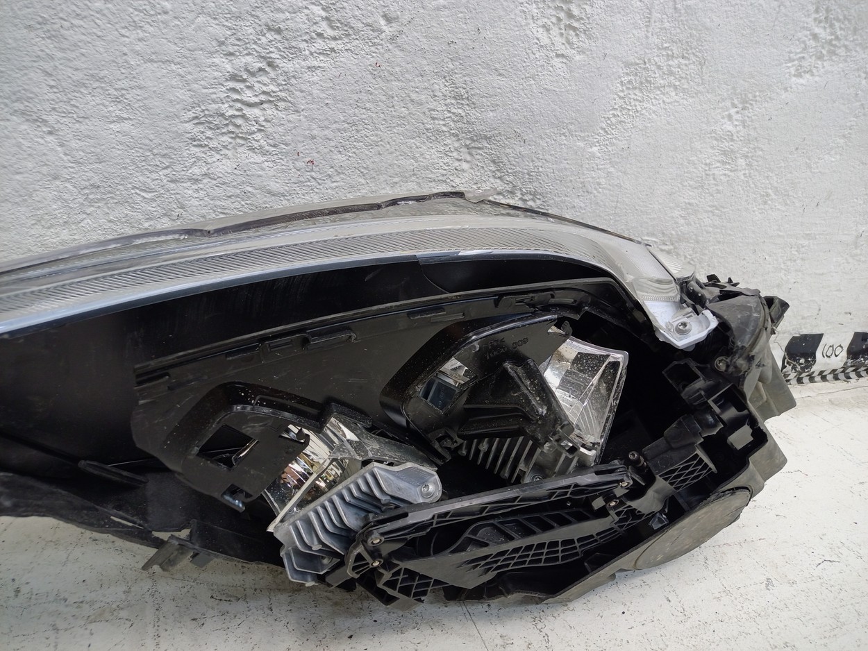 Фара передняя левая Volvo XC60 2 Full LED