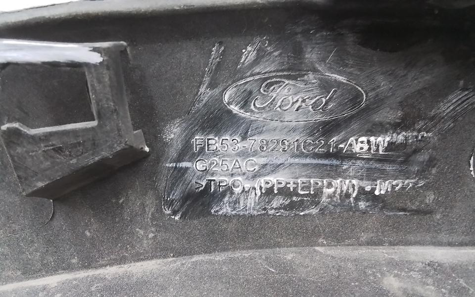 Накладка крыла заднего левого Ford Explorer 5