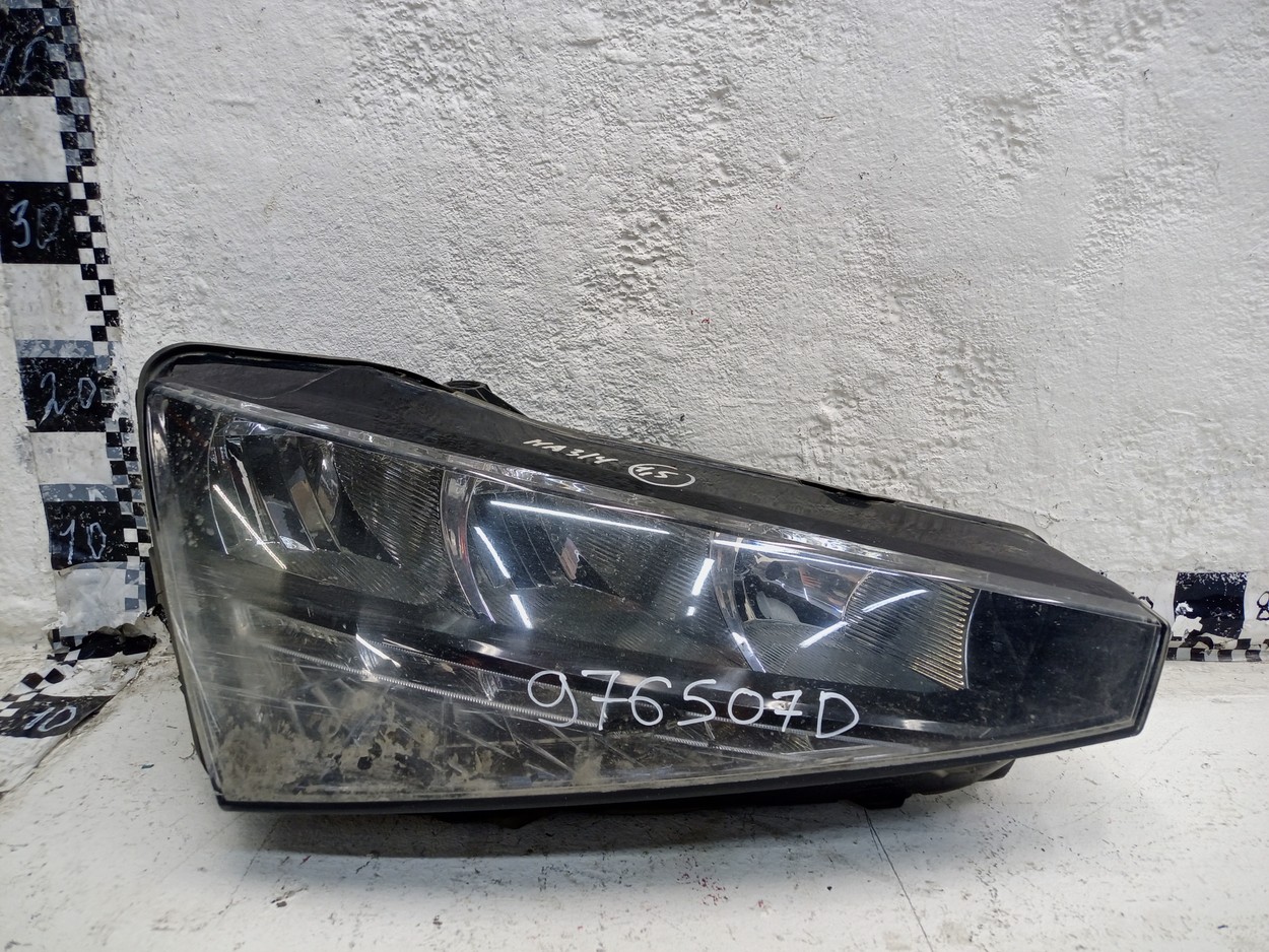 Фара передняя правая Skoda Rapid 2 LED