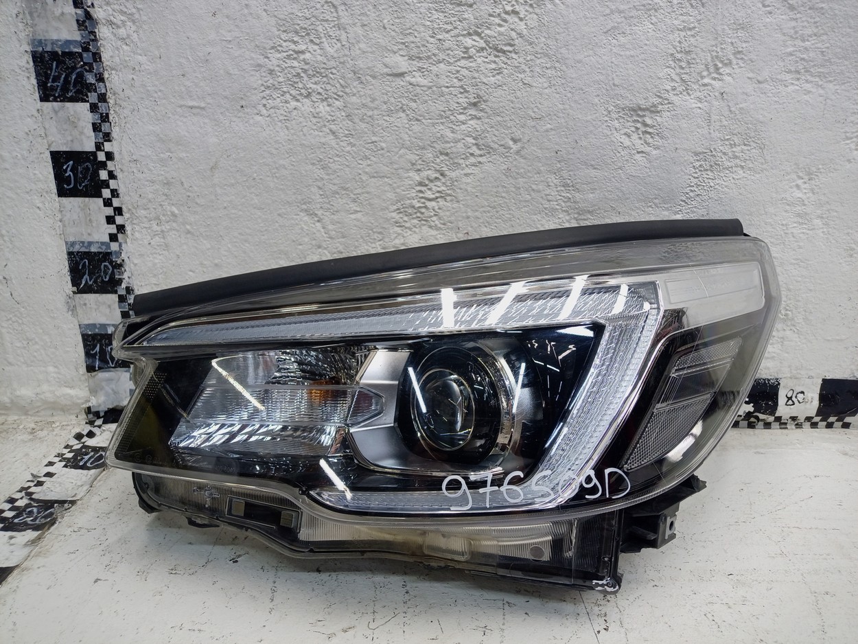 Фара передняя левая Subaru Forester 5 SK LED с ДХО