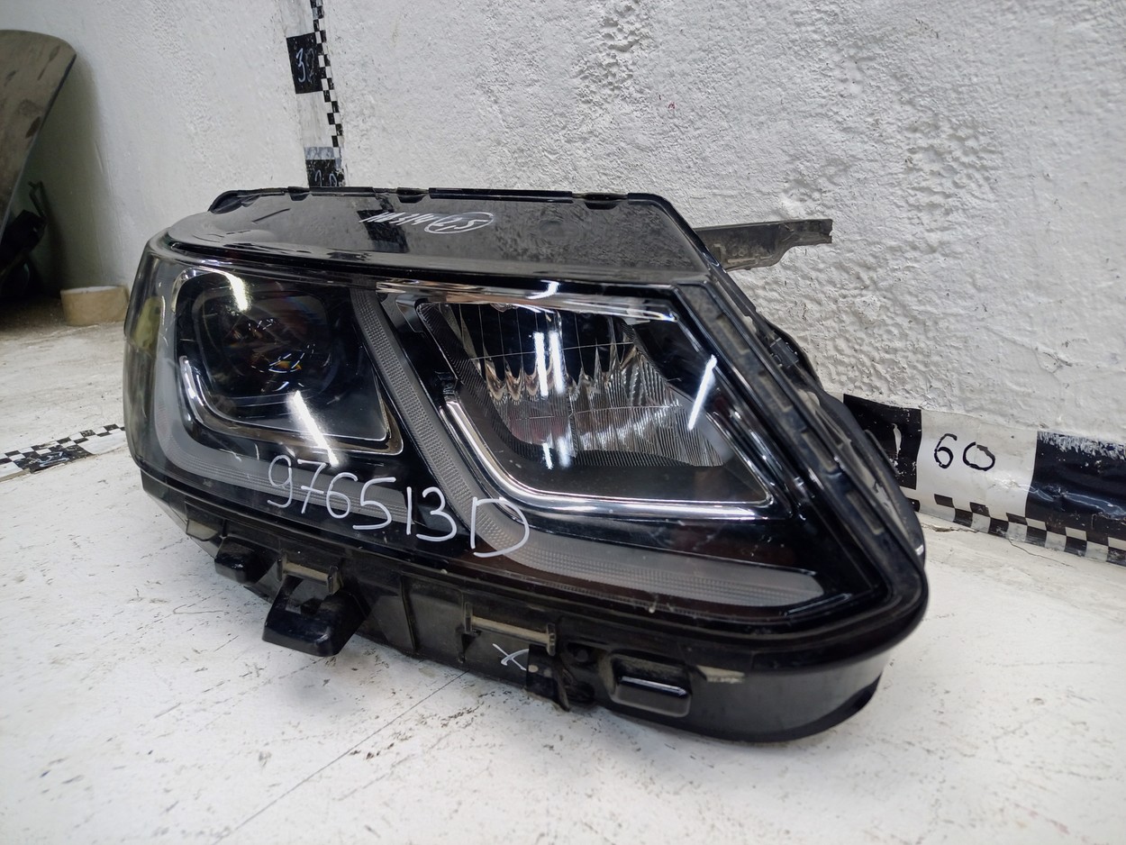 Фара передняя правая Geely Coolray LED