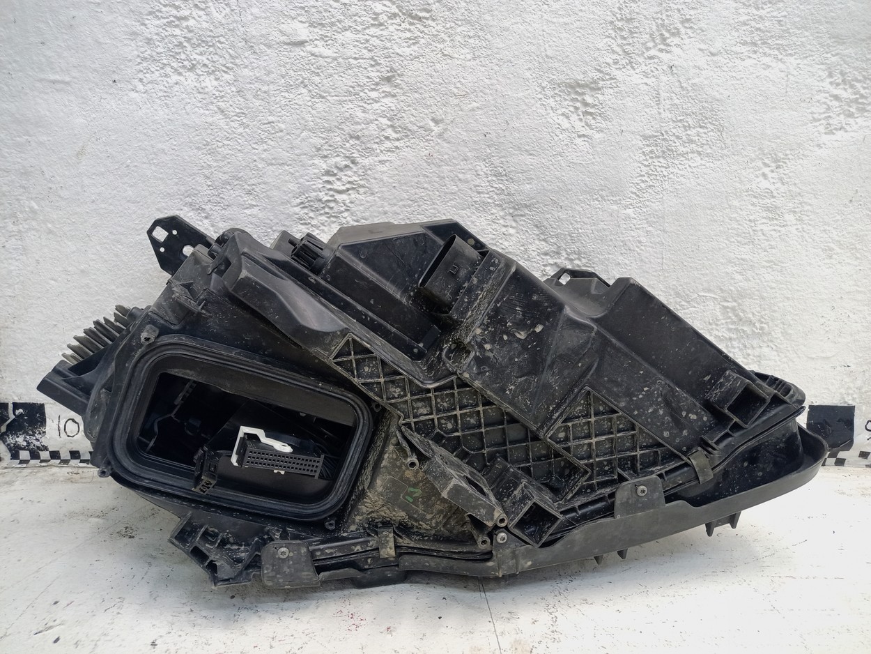 Фара передняя левая Mercedes Benz GLA-klasse X156 Restail LED