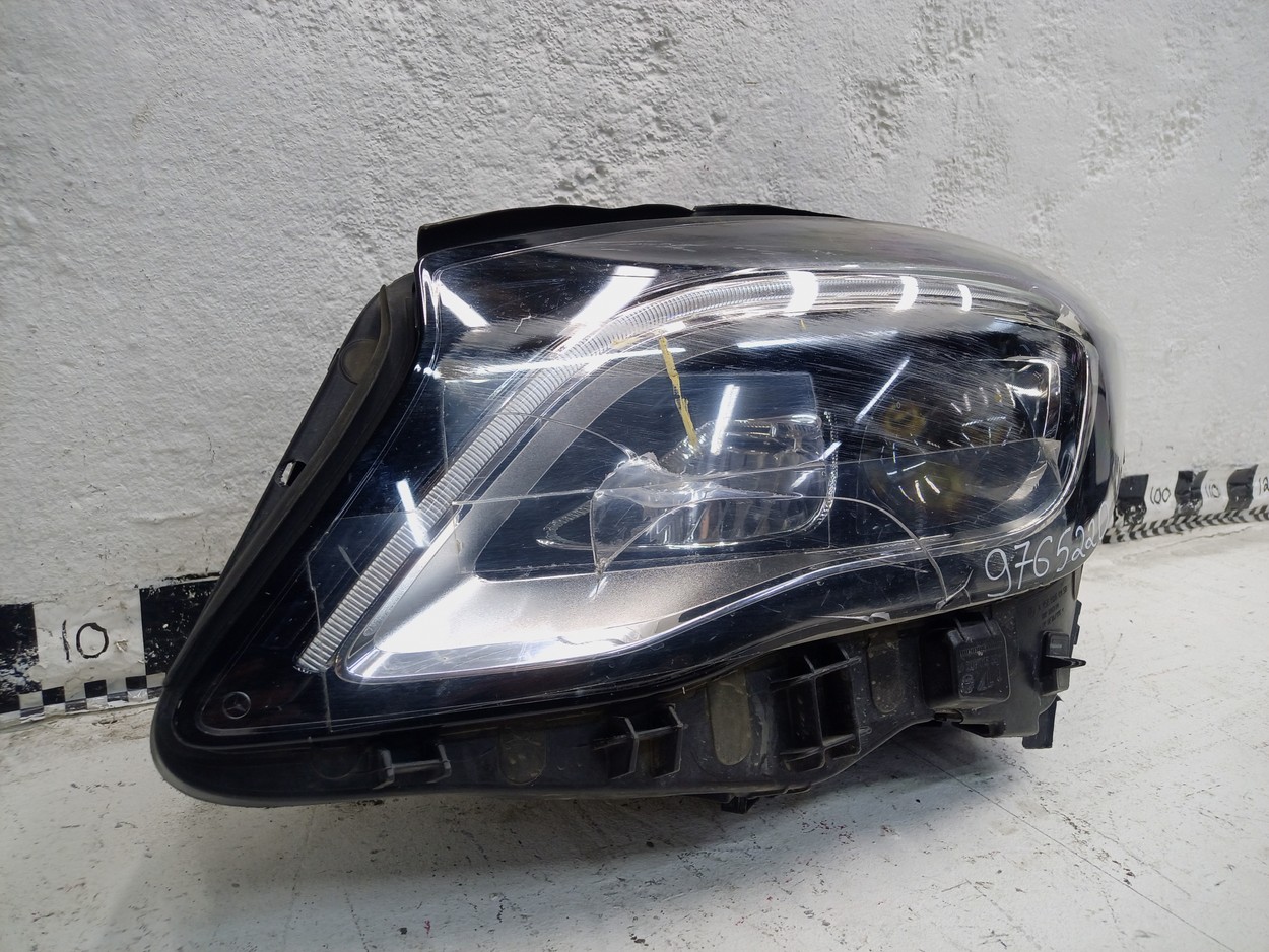 Фара передняя левая Mercedes Benz GLA-klasse X156 Restail LED