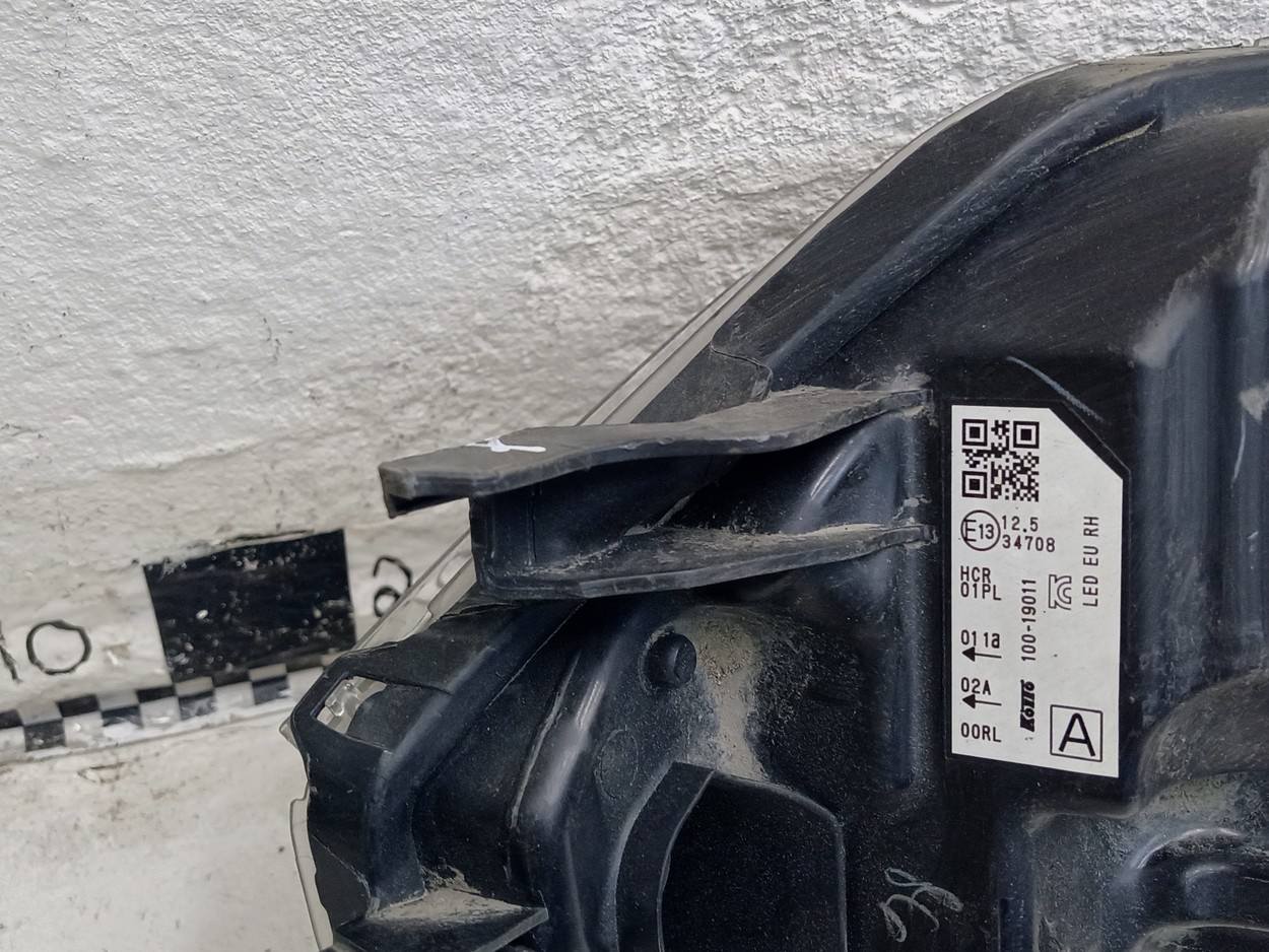 Фара передняя правая Nissan Qashqai 2 Restail LED