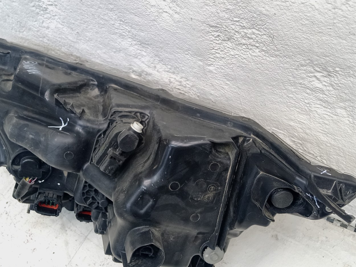 Фара передняя правая Nissan Qashqai 2 Restail LED