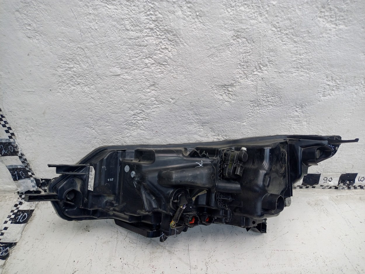 Фара передняя правая Nissan Qashqai 2 Restail LED