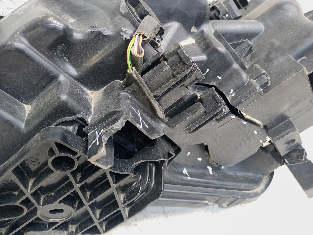 Фара передняя правая Nissan Qashqai 2 Restail LED