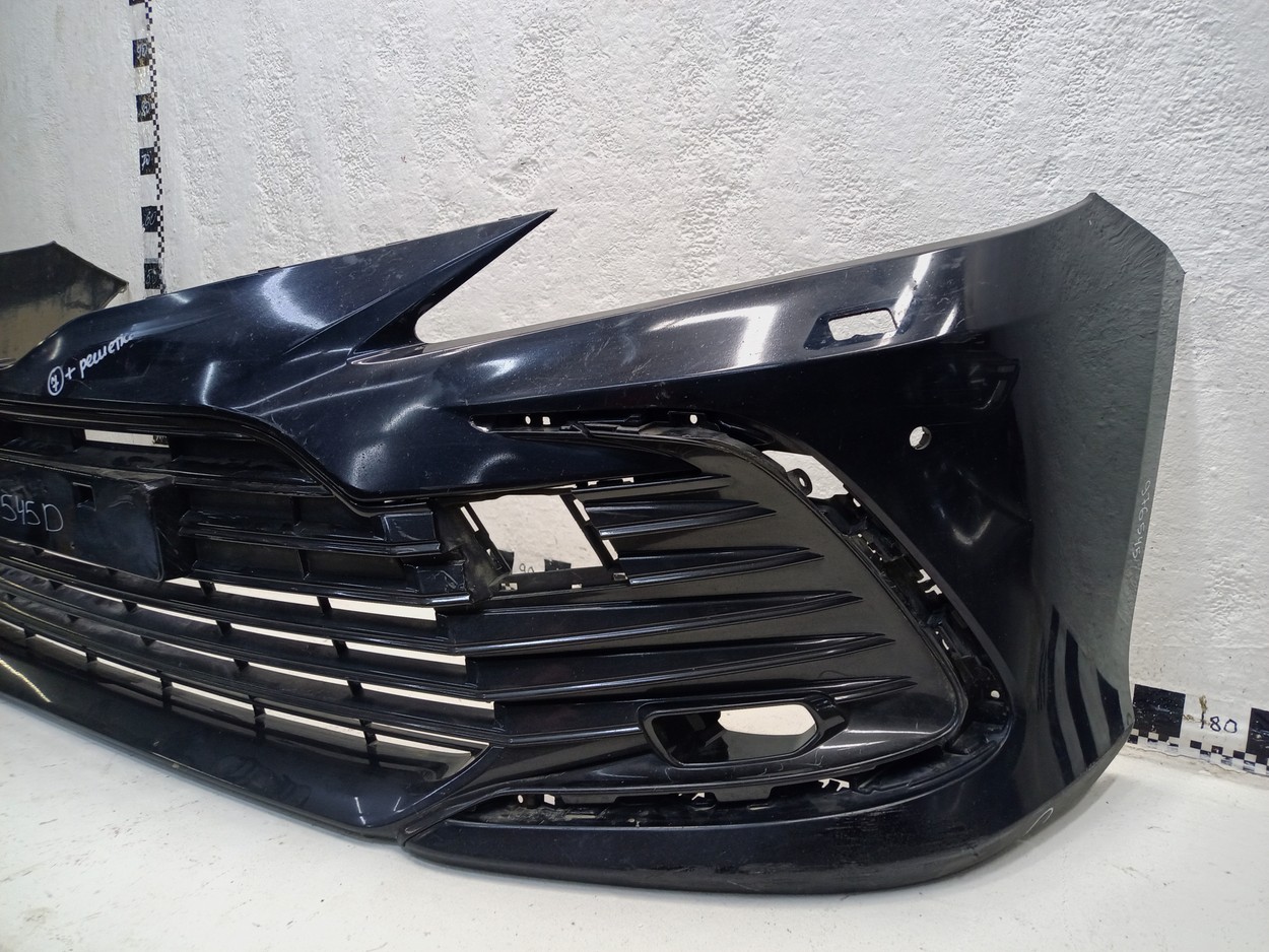 Бампер передний Toyota Camry V70 Restail