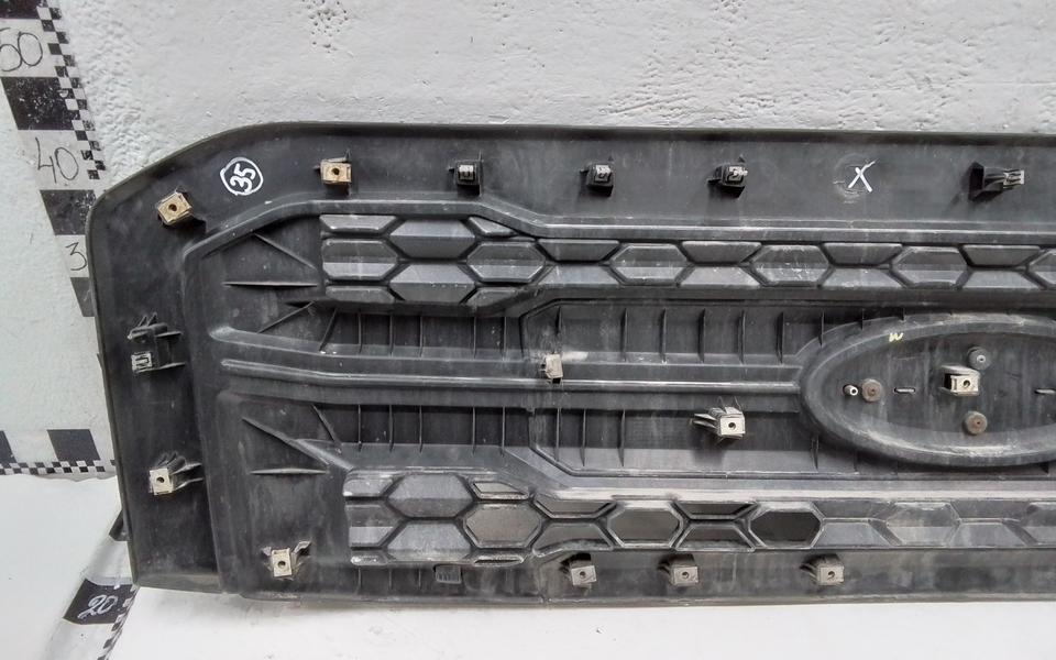 Решётка радиатора Ford F-Max
