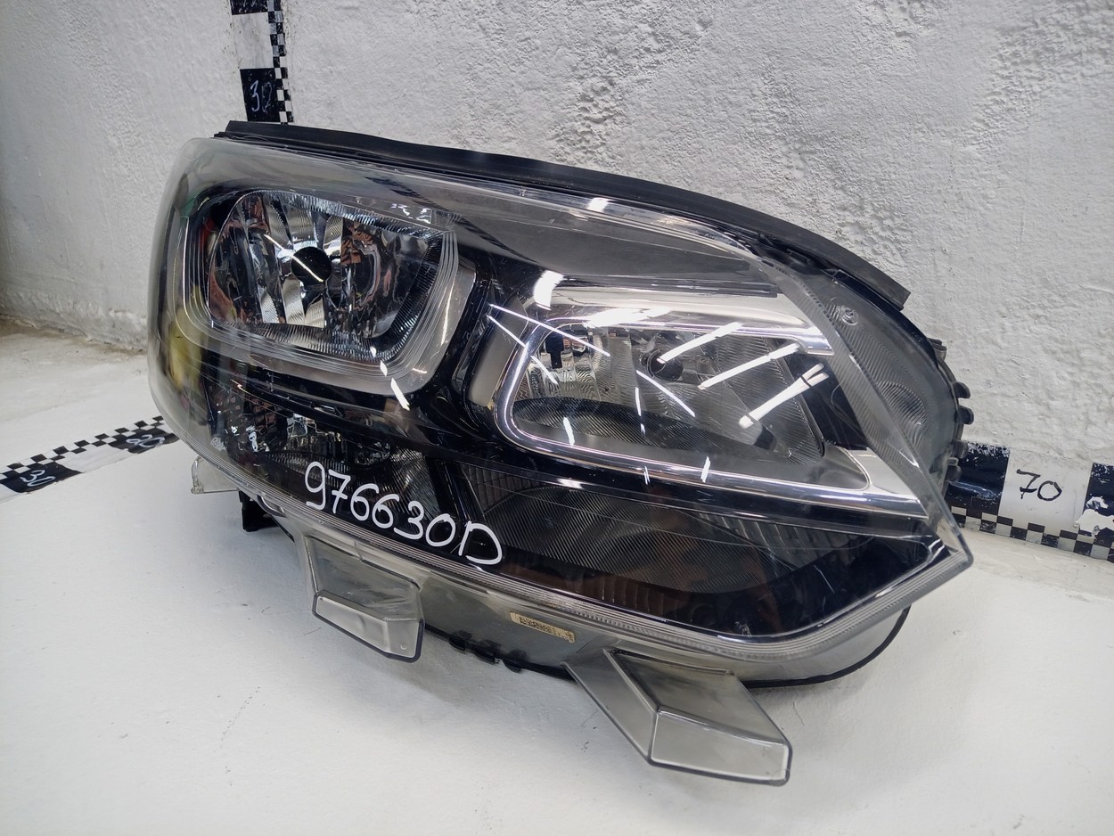 Фара передняя правая Citroen Space Tourer галоген
