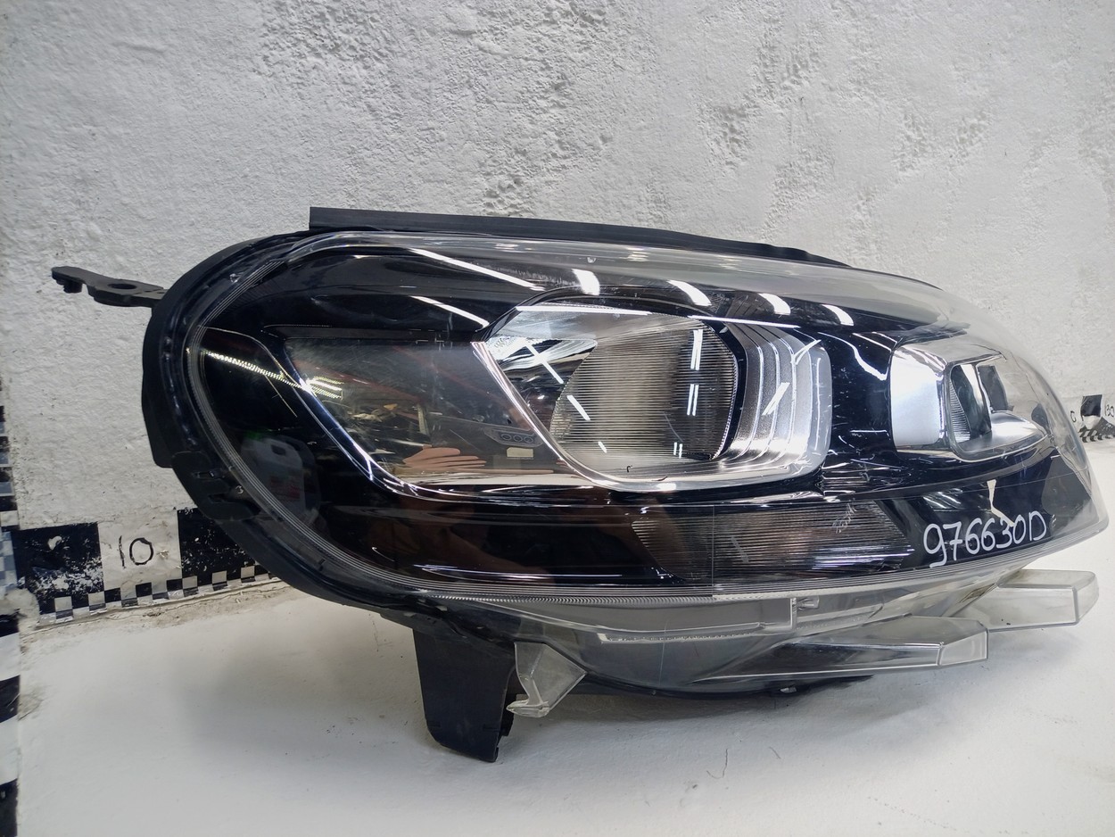 Фара передняя правая Citroen Space Tourer галоген