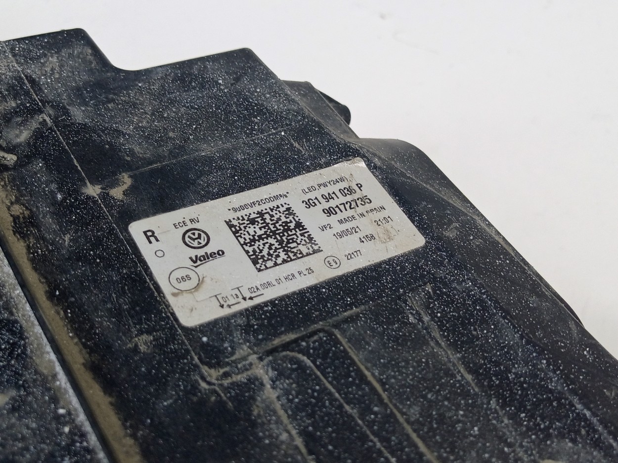 Фара передняя правая Volkswagen Passat B8 Restail LED