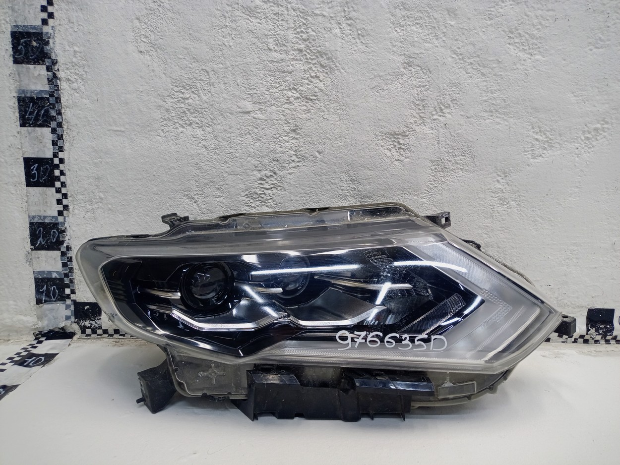 Фара передняя правая Nissan X-Trail T32 Restail LED