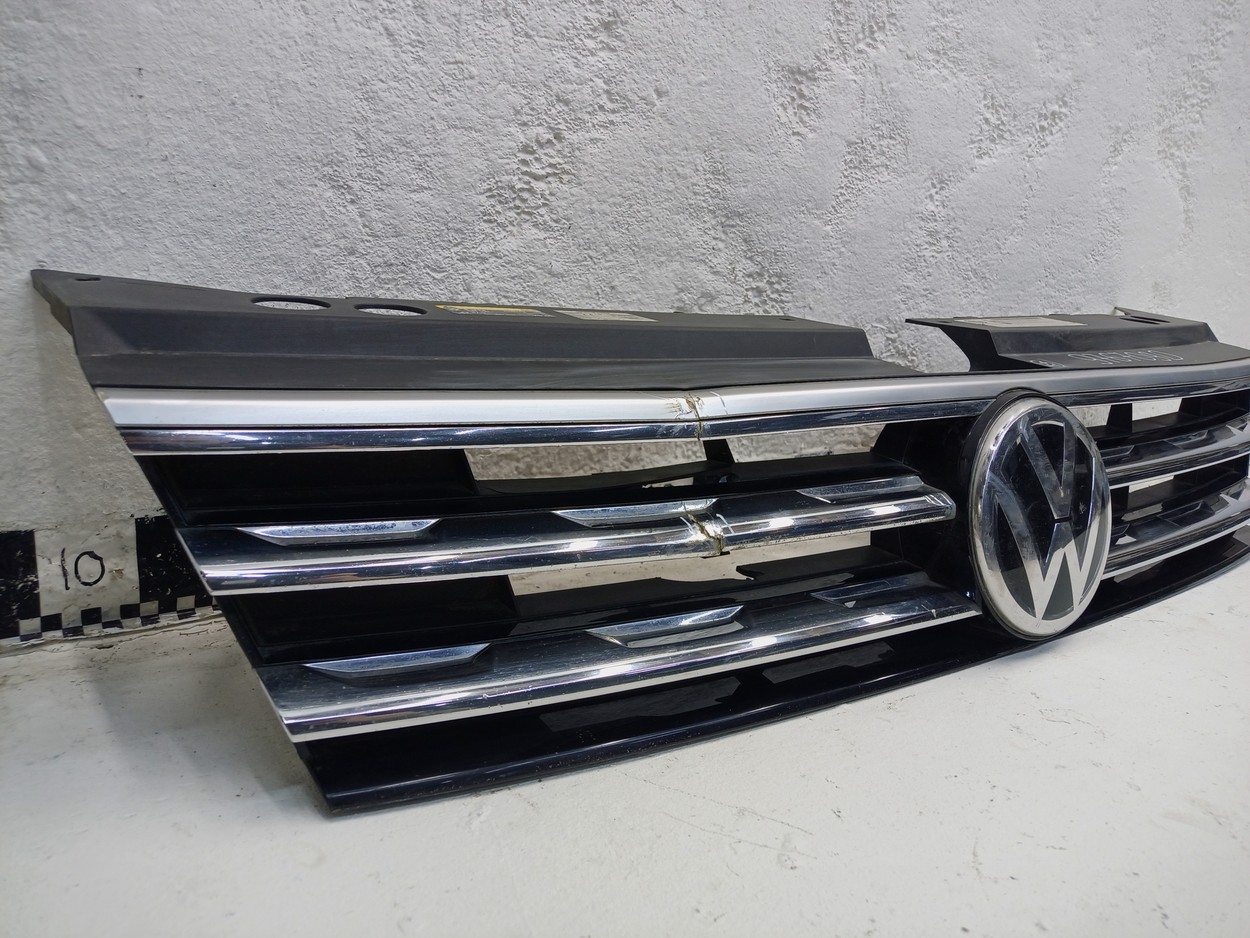 Решетка радиатора Volkswagen Tiguan 2