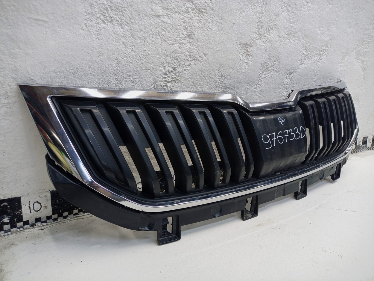Решетка радиатора Skoda Karoq