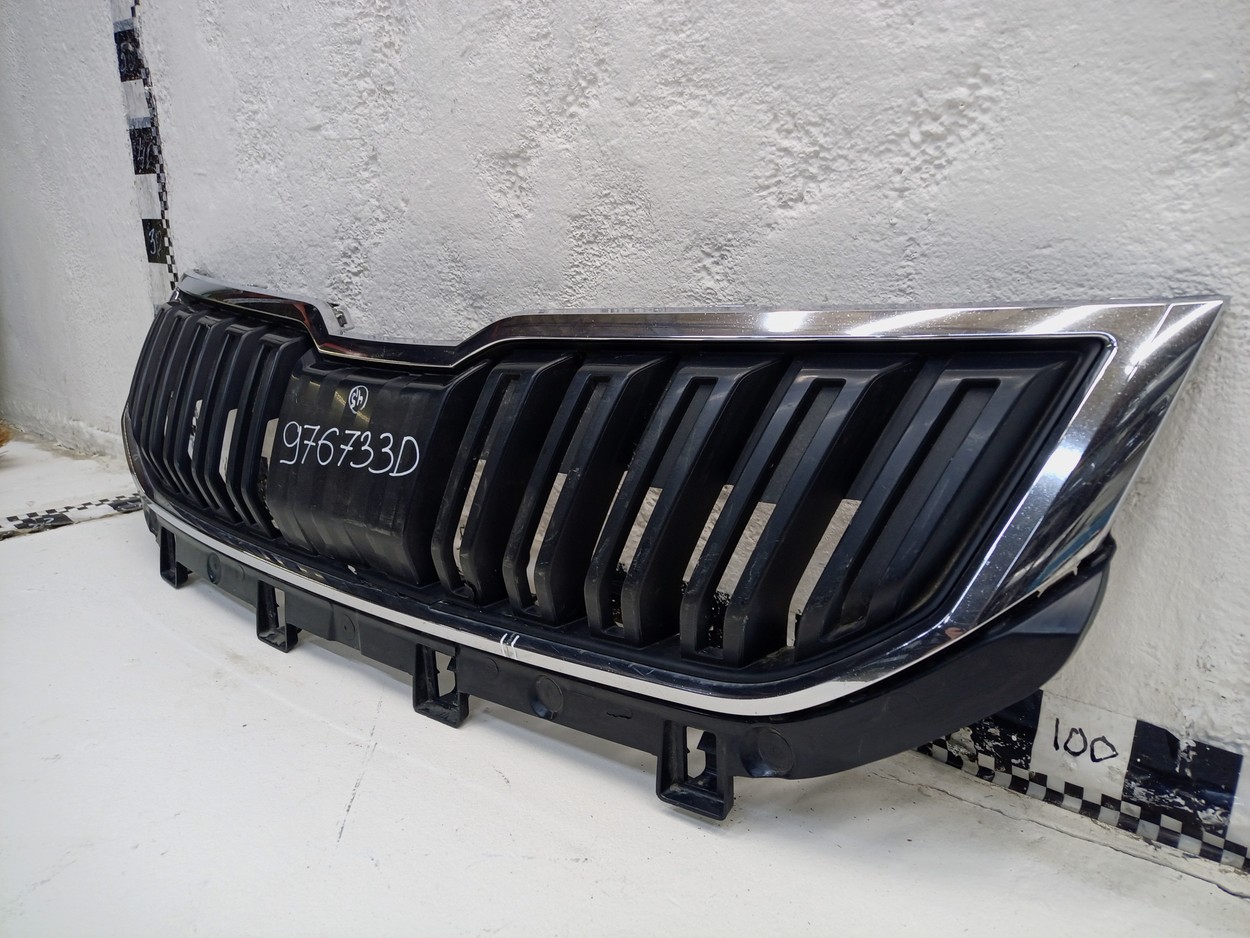 Решетка радиатора Skoda Karoq