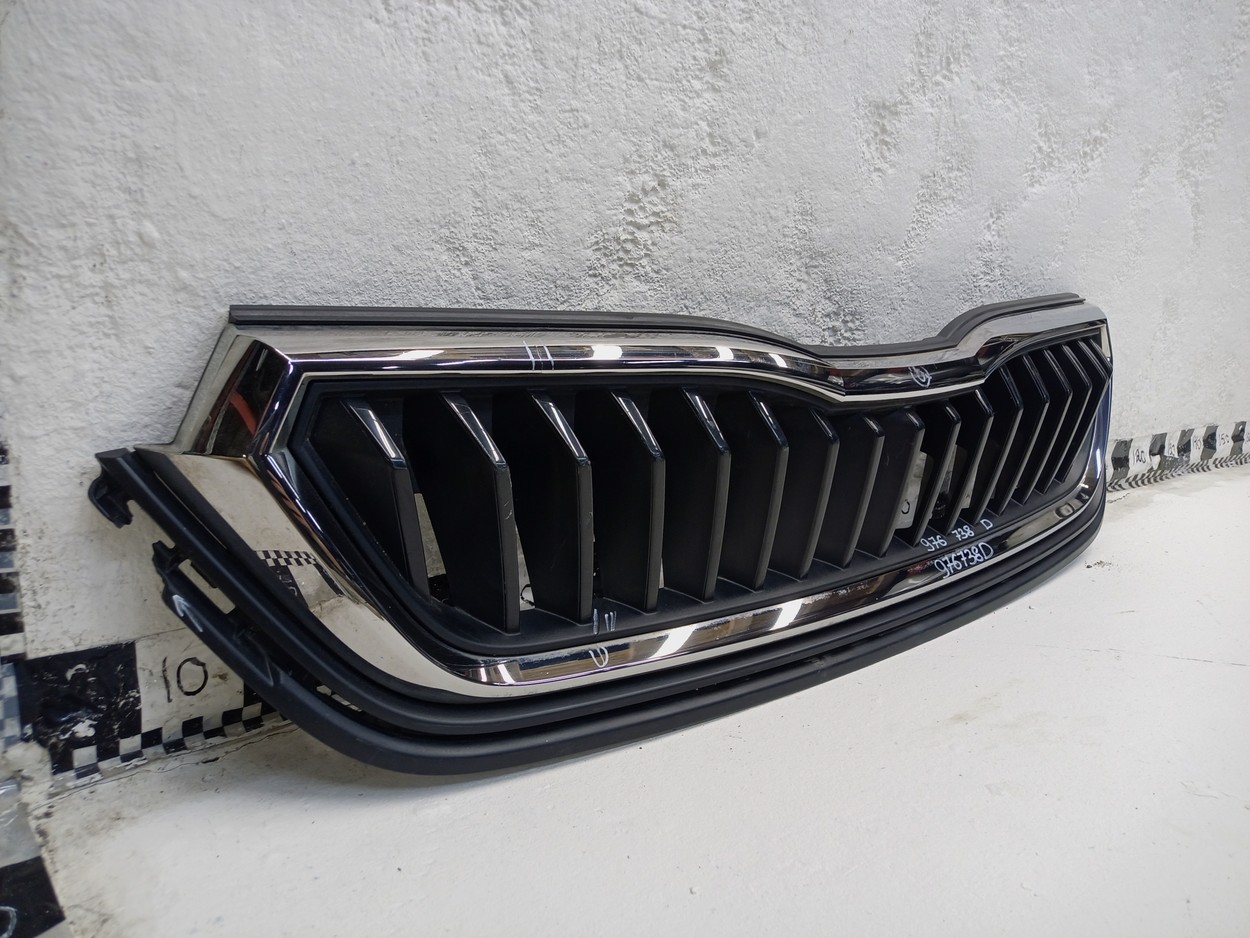 Решетка радиатора Skoda Rapid 2