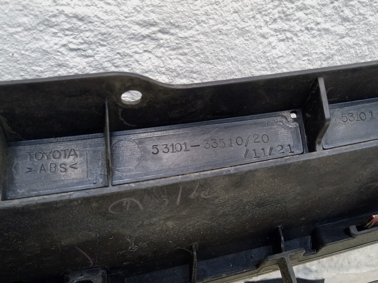Решетка радиатора Toyota Camry V55