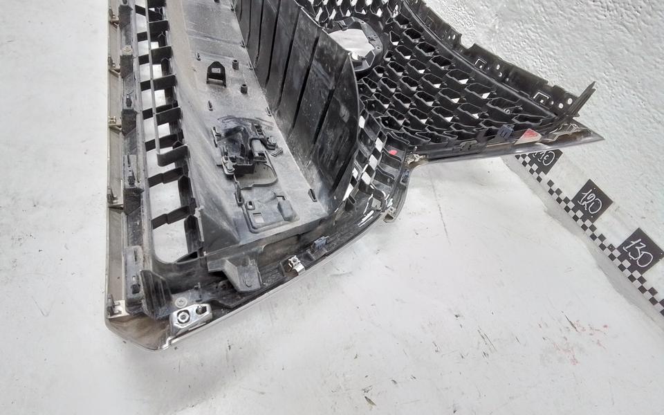 Решетка радиатора Lexus RX 4 Restail
