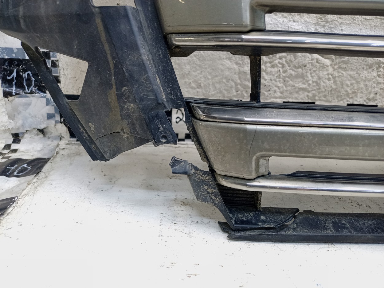 Решетка радиатора Toyota Land Cruiser 200 Restail 2