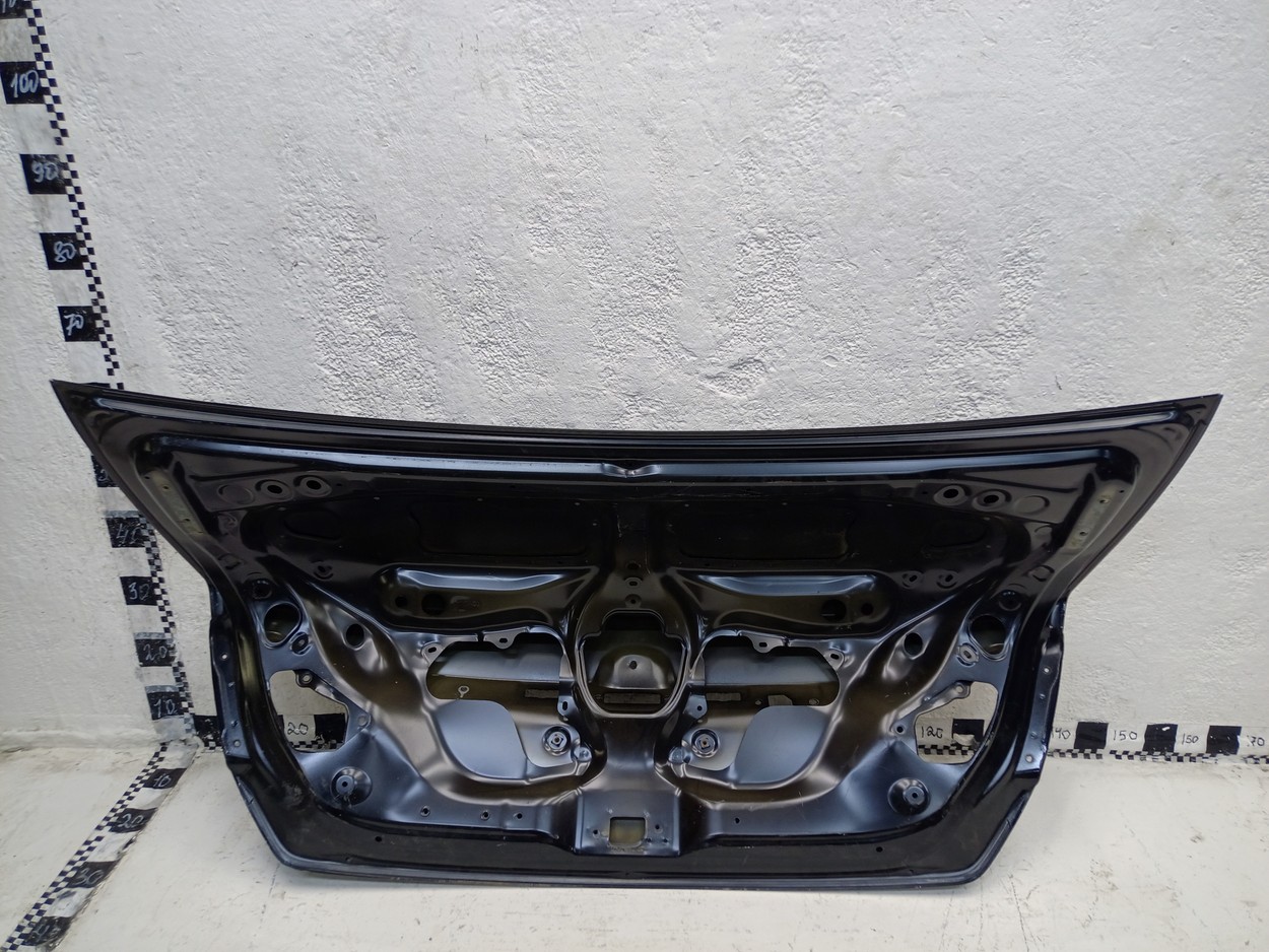 Крышка багажника Toyota Camry V50